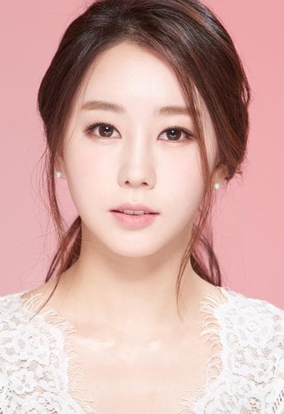 Bo-Mi Hwang